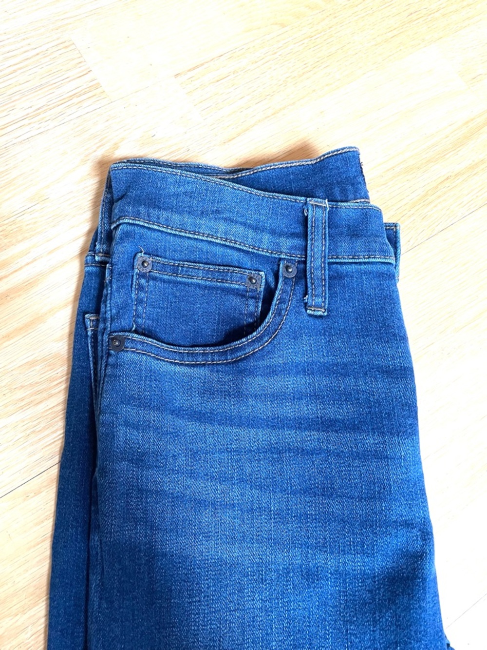 J. Crew Women's Skinny Jeans in Dark Blue Denim - Picture 2 of 7